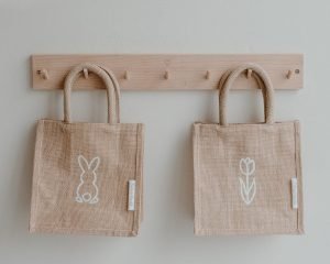 Deux mini sacs en jute